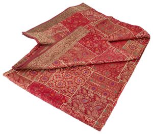 Orientalische Patchwork Brokatdecke, Indische Tagesdecke - Rot, Viskose, 220*270*0,5 cm, Patchwork Steppdecke aus Indien