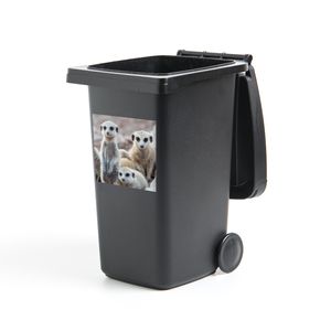 MuchoWow® Nálepka na odpadkový kôš - Zvedavé surikaty - 40x40x0.1cm