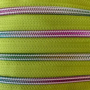 Schnoschi 6 m grün endlos Reißverschluss mit Regenbogeneffekt 5 mm Laufschiene + 15 Zipper, Spiralreißverschluss