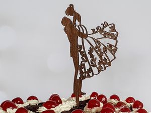 Personalisierter Cake Topper: BRAUTPAAR - Individualisierbare Tortendekoration zur Hochzeit und Verlobung - Dekoration für Hochzeitstorte und Kuchen - Geschenk für Braut und Bräutigam