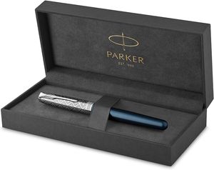 PARKER Sonnet Füller | Premium Metal & Blue Satinierung mit Chromverkleidung | Feine 18 Karat Goldfeder mit schwarzer Tintenpatrone | Geschenkbox