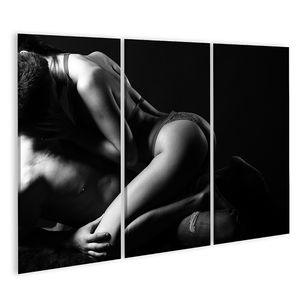 Bild auf Leinwand Junges Paar Im Bett Frau In Spitzen Dessous Eroktik Mann Schwarz-Weiß Wandbild Poster Kunstdruck Bilder 130x80cm 3-teilig