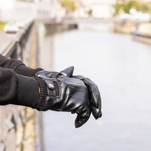 Navaris Touchscreen Leder Handschuhe für Herren - Handschuhe aus Nappa Lammleder mit Futter aus Wolle - Herren Lederhandschuhe Größe M - Schwarz