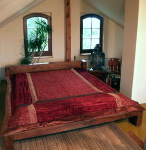 Brokat- Samtdecke, Tagesdecke, Bettüberwurf - Rot, Viskose, 270*230 cm, Patchwork Steppdecke aus Indien