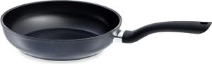 Fissler cenit Pfanne| Durchmesser 26 cm | beschichtete Pfanne |alle Herdarten inkl. Induktion |Bratpfanne für Induktion | ergonomischer Griff