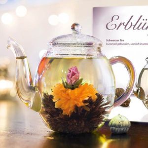 Creano Erblühtee 6 Teeblumen Geschenkset schwarzer Tee in Holzschachtel in Herzform