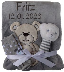 Babydecke grau Bär mit Namen bestickt + Babysocken + Rassel , Personalisierung Geburtsdatum , Junge, Mädchen, Taufe, Geburt, Geschenkset Bestickung