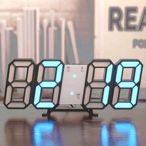 ["3D LED Digital Uhr wand deco Glowing Nacht Modus Einstellbare Elektronische Tisch Uhr Wanduhr dekoration wohnzimmer LED Uhr, Schwarzer Rahmen mit blauen Buchstaben"],