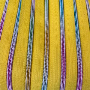 Schnoschi 6 m gelb endlos Reißverschluss mit Regenbogeneffekt 5 mm Laufschiene + 15 Zipper, Spiralreißverschluss