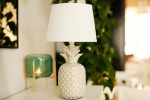 KONSIMO Ananas Tischlampe "AREDI", Weiß, Keramik