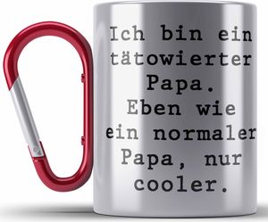 Trendation - Tattoo Papa Geschenk Edelstahl Tasse Karabiner Vater Vatertag Geschenkidee Vatertagsgeschenk von Sohn Tochter Lustige Sprüche Karabiner Edelstahl Tasse Karabiner Edelstahl Papa Lustig (Rot)