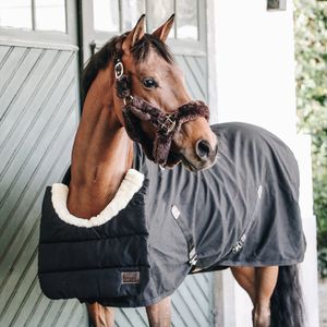 Kentucky Horsewear Horse BIB wasserdicht Brustschutz/Widerristschutz mit kuscheligem künstlichem Kaninchenfell innen, Farbe:schwarz