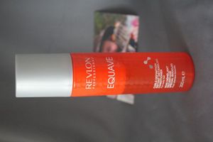 Revlon Professional Equave Curls Definition Instant Detangling Conditioner odżywka bez spłukiwania do włosów falowanych i kręconych 200 ml