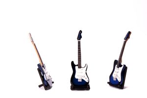 Miniatur E-Gitarre XS blau St Rock SB mini Deko Gitarre aus Holz 22cm
