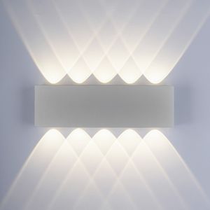 Paul Neuhaus LED Außenwandlampe CARLO IP54 Lichtaustritt nach oben und nach unten, spritzwasser- und staubgeschützt Außenbereich, Innenbereich 9487-21, 9489-21