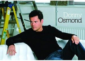 Donny Osmond - Pohľadnica "Na gauči" RO8978 (Jedna veľkosť) (farebná)