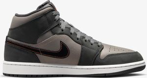Air Jordan 1 Mid SE Night Stadium - EU: 40 Air Jordan 1 Mid SE Night Stadium - EU: 40