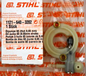 Stihl Original 11216403202 Ölpumpe für 024,026,MS 240, 260 C, MS240, MS260, NEU