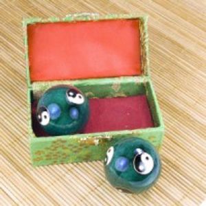 Klangkugeln  Qi-Gong Kugeln Yin und Yang, grün Durchmesser 4 cm
