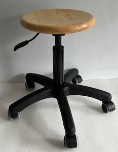 Drehbarer Hocker. Küchenhocker. Schneiderhocker. Garagenhocker. Gewächshaushocker. Holz MELA