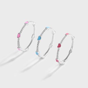 Klassischer herzförmiger Rubin-Saphir-Rosa-Diamantring aus Regenbogen-Emaille für Damen aus Sterlingsilber als Jubiläumsgeschenkschmuck