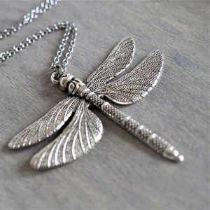 Große Halskette mit Libellen-Anhänger, lange Kette, Boho-lange Halskette, Glücksbringer, Schmetterlings-Halskette, Halsketten für Frauen