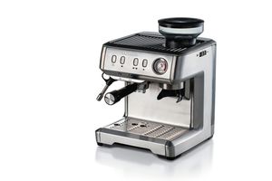 Kovový kávovar na espresso s mlýnkem