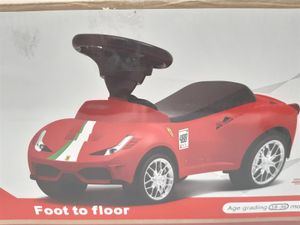 rastar Ferrari 458 Tretspielzeug Auto SpielzeugFahrzeuge (Tretspielzeug Auto 4 Räder rot für Kinder Junge und Mädchen)(66,87€)