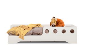 smartwood® Kinderbett TILA 5L 90x200 mit Lattenrost und Rausfallschutz - Montessori Holz Kinderbett für Jungen & Mädchen - Weiß