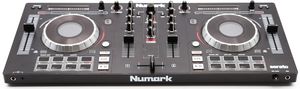Numark Mixtrack Platinum All-In-One 4-Deck DJ Controller mit LCD Displays
