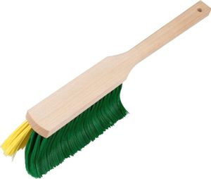 Krallen-Handfeger 44 cm gelb/grün Holzköper mit Aufhängeloch