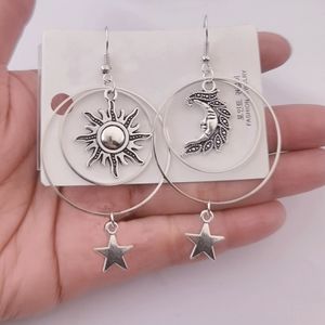 Die Sonne-Mond-Stern-Ohrringe Tibetische Silber-Tropfen-Ohrringe Sonne-Mond-Stern-CreolenBoho Pagan Geschenk Himmlische Ohrringe