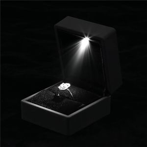 Ringbox aus Samt mit LED-Licht Schmuckdisplay Geschenkbox für Heiratsanträge - Schwarz