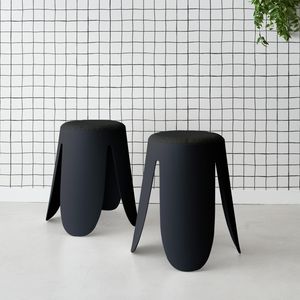 sweeek - 2er Set stapelbare Hocker, strukturierter Bouclébezug - Schwarz