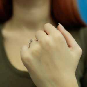 0,14 Carat Solitär Diamantring 585 Weißgold - 50 (15,90 mm)