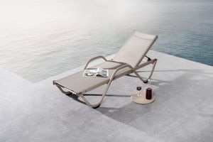 Gowoll Sonnenliege mit Rollen Gartenliege Wetterfest Liegestuhl Klappbar und Stapelbar mit 5 Positionen (Gala mit Armlehne Beige) Gowoll Sonnenliege mit Rollen Gartenliege Wetterfest Liegestuhl Klappbar und Stapelbar mit 5 Positionen (Gala mit Armlehne Beige)