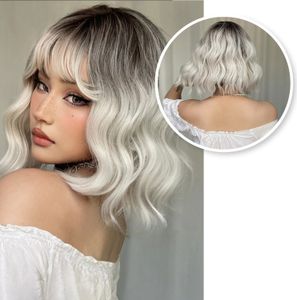 SassyGoods® Silberne Perücke mit Pony Kurz - Perücke - Damenperücken - Kurze Haare - Bob - 30 cm