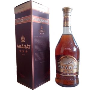 Ararat 3 Years Old 40% Vol. 0,7l in Geschenkbox