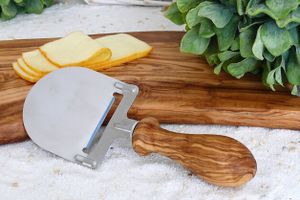 Käsehobel DESIGN mit gedrechseltem Griff aus Olivenholz