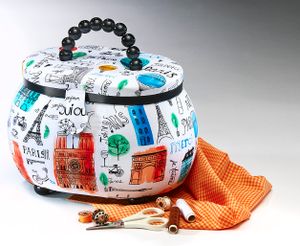 Kobolo Nähkästchen Nähkorb Nähkörbchen Nähkasten -Kunststoff, Textil- Weiß, Bunt - 28x21x19 cm