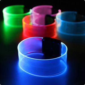 Transparentes LED-Armband mit Magnetverschluß Farbe - rot