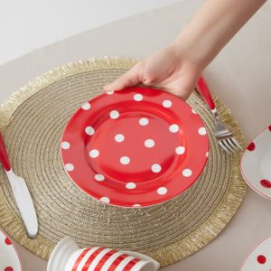 Karaca Polka Dot Rot Porzellan Kuchenteller 19 cm - Ein Hauch von Eleganz und lebendiger Farbe
