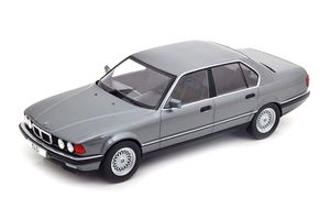 BMW 740i 7er E32 1992 grau metallic Modellauto 1:18 MCG