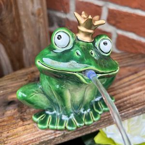 Wasserspeier Froschkönig mit Pumpe