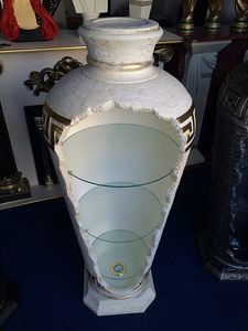 Bar Vitrine Medusa Amphore Vase mit Licht Regal Glasregal Bodenvase Retro Stil Handbemalt