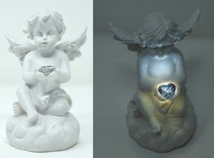 Engel Deko Figur mit LED Engelchen mit Glitzerherz Skulptur Putten Schutzengel