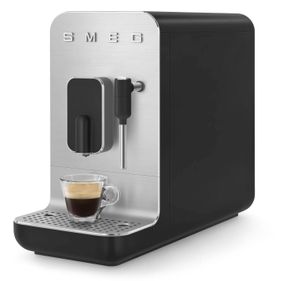 Smeg BCC02BLMEU Kompakte Kaffeevollautomat mit Dampffunktion Schwarz