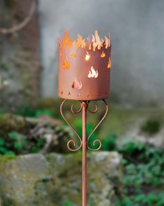 Gartenfackel "Flammenkelch" aus Metall in Rost Optik, Gartenstecker, Kerzenhalter, Dekostecker, Gartendeko für Draußen