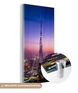 MuchoWow® Glasbilder - Bilder auf Wandbild - Foto auf Glas Ein ganz besonderer Himmel in der Abenddämmerung über dem Burj Khalifa in Dubai 60x120 cm Wanddekoration aus Glas - Acrylglasbild - Acrylbilder - Schlafzimmer - Bilder