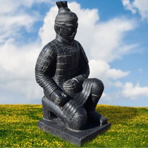 Stein Skulptur Chinesischer Krieger Mangaluru Kniend - Breite x Tiefe x Höhe: 48 x 40 x 102 cm